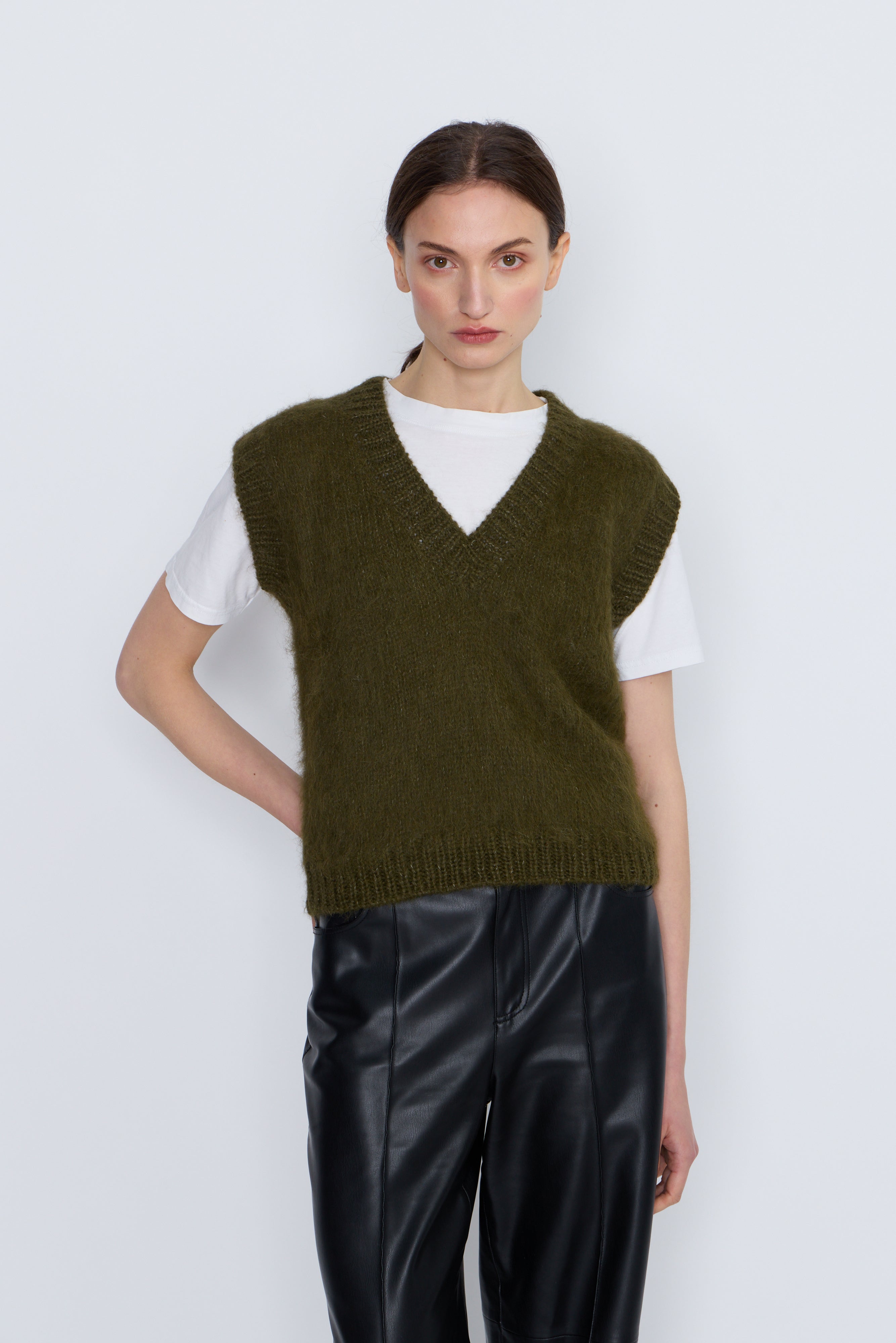 Chouchou Sweater Vest Olive