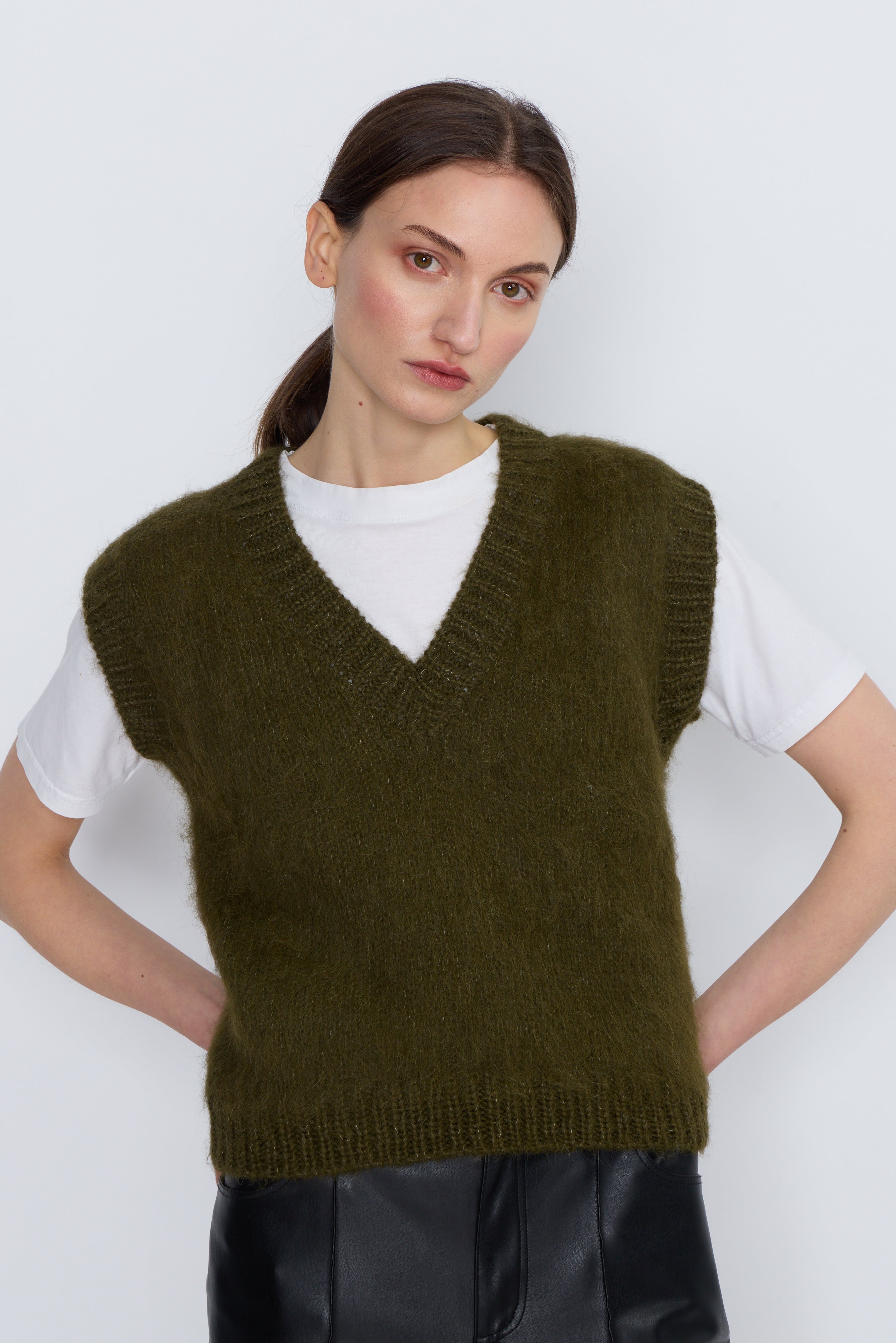 Chouchou Sweater Vest Olive