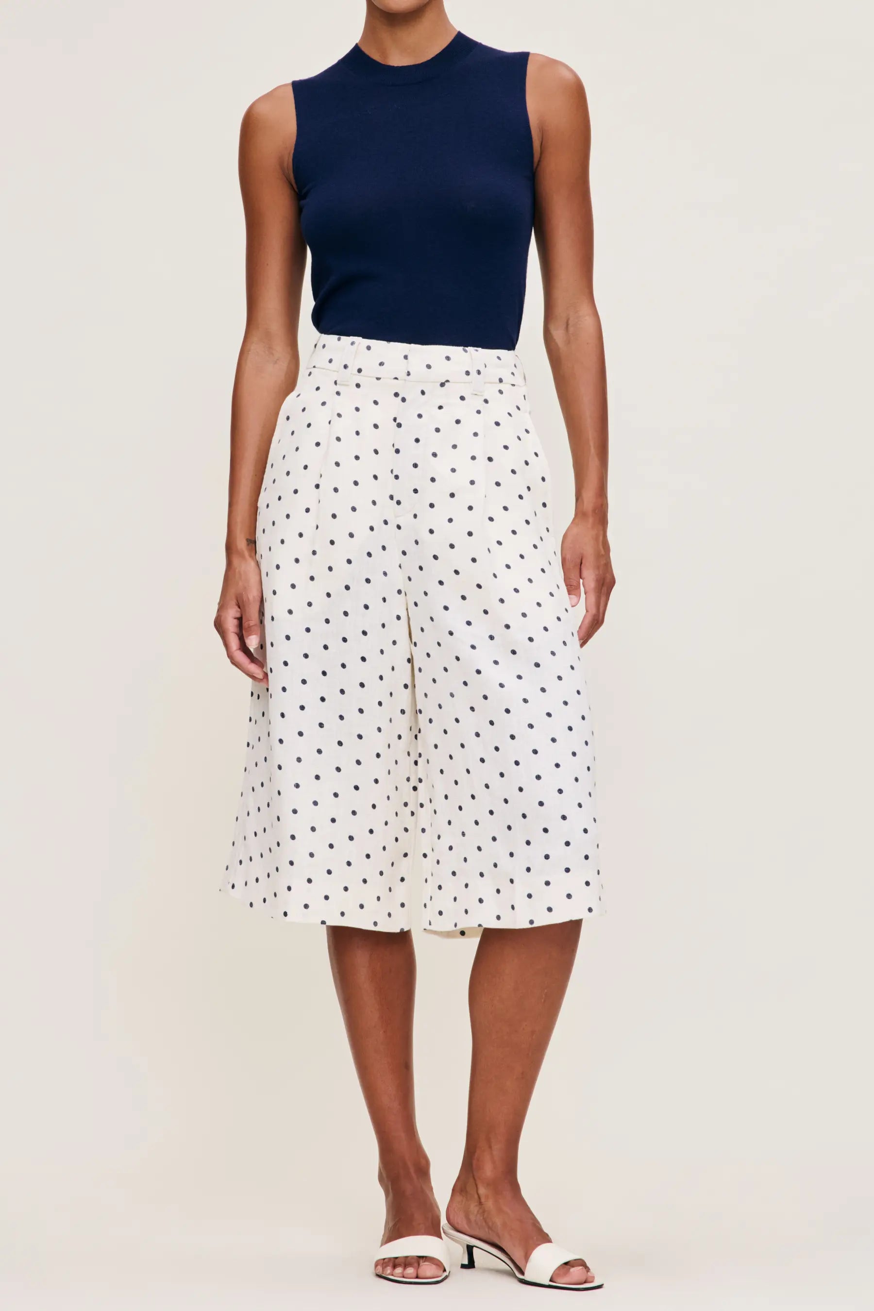 Hepburn Short High Rise Pleated 14.5"